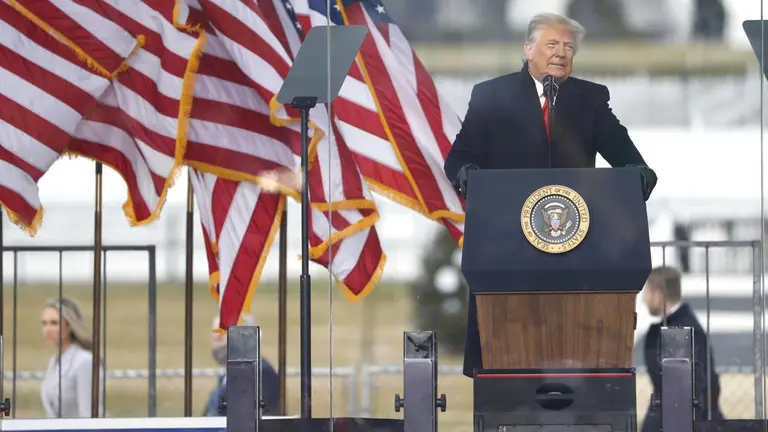 El presidente de Estados Unidos, Donald Trump,se dirigirse a una multitud,en Washington DC (EEUU). EFE
