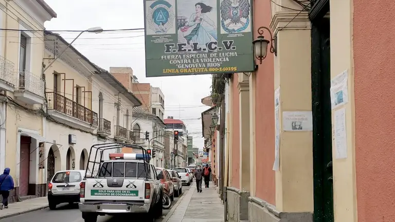 Ingreso a oficinas de la FELCV de Cochabamba, en la calle Baptista. OPINIÓN