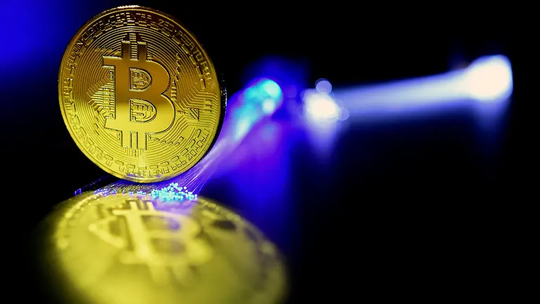 Imagen referencial de un bitcoin. EFE