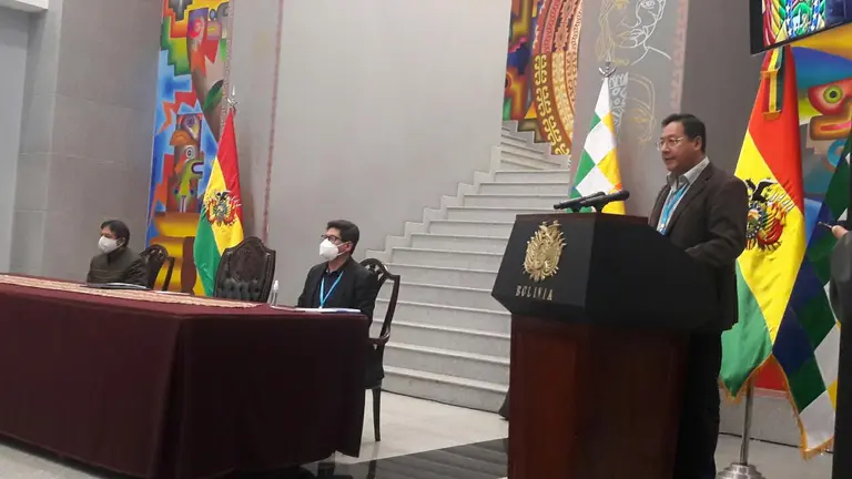 El presidente Luis Arce, durante la publicaci&oacute;n del Decreto Supremo 445 en la Casa Grande del Pueblo.