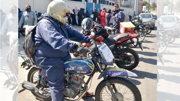 Un grupo de delivery durante en una protesta. DICO SOLÍS