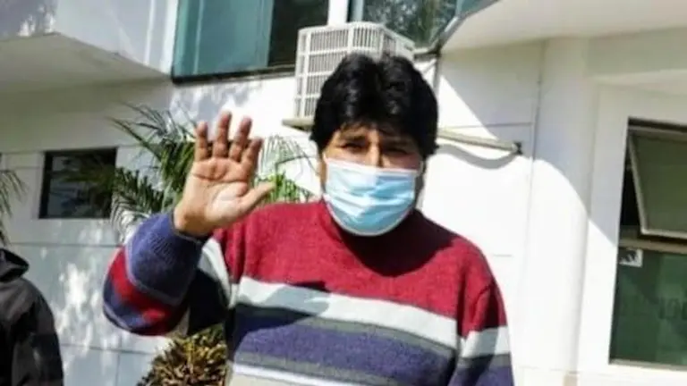 El expresidente Evo Morales, tras un chequeo m&eacute;dico, en 2021. ARCHIVO
