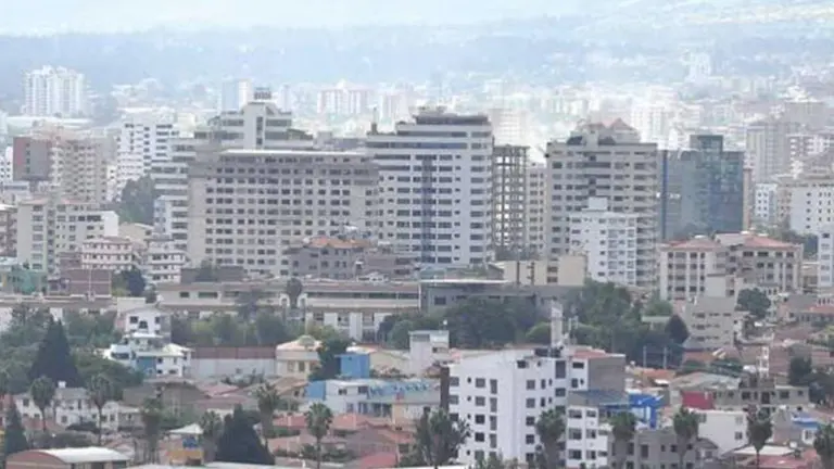 Ua vista panor&aacute;mica de los inmuebles en la ciudad. Archivo