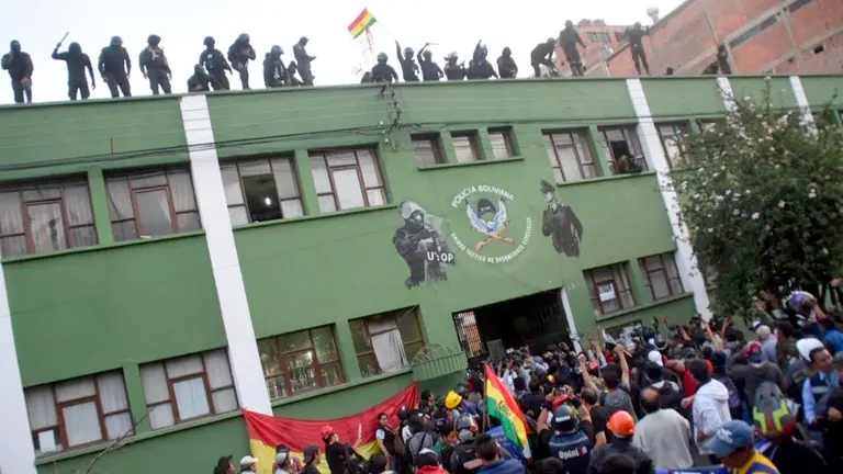 Motín policial en la UTOP de Cochabamba, en noviembre de 2019. DICO SOLÍS