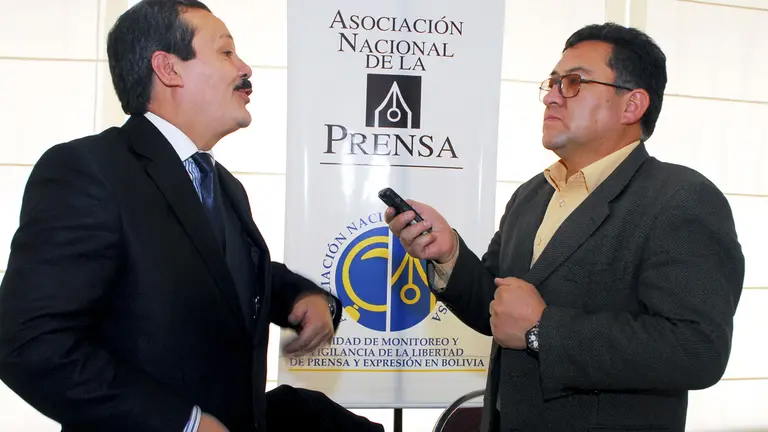 El abogado constitucionalista Jos&eacute; Antonio Rivera es entrevistado por el periodista Edwin Flores Araoz, en un evento organizado por la ANP, en el a&ntilde;o 2014.
Cr&eacute;dito: Franz Ch&aacute;vez /ANP
