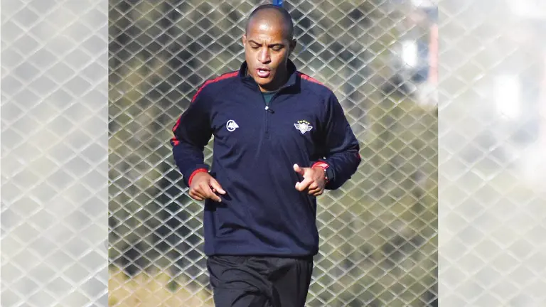Serginho, &ldquo;explosivo&rdquo; con el balón  y ante los rivales que lo provocan
