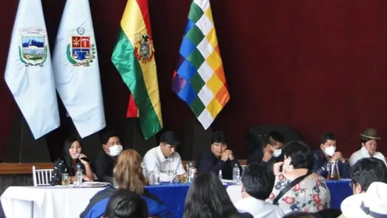 Reuni&oacute;n sostenida entre el expresidente Evo Morales y asamble&iacute;stas del Movimiento Al Socialismo (MAS). FACEBOOK
