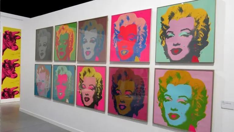 Cuadros de la exposici&oacute;n de Andy Warhol en Lieja. EFE