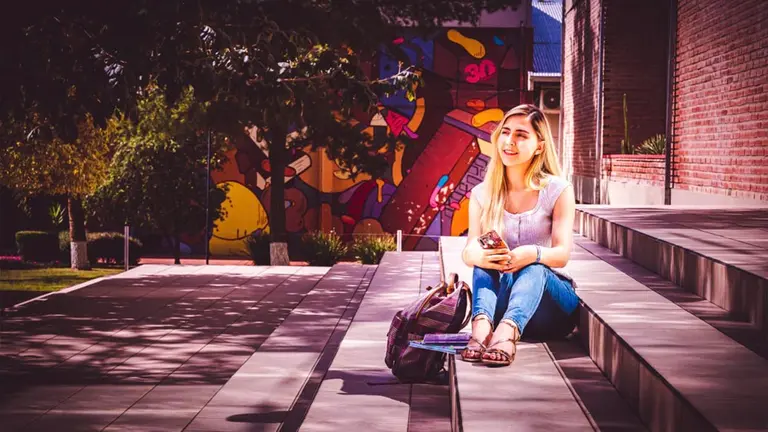 Una estudiante de una universidad privada de Cochabamba. Cr&eacute;dito: Univalle
