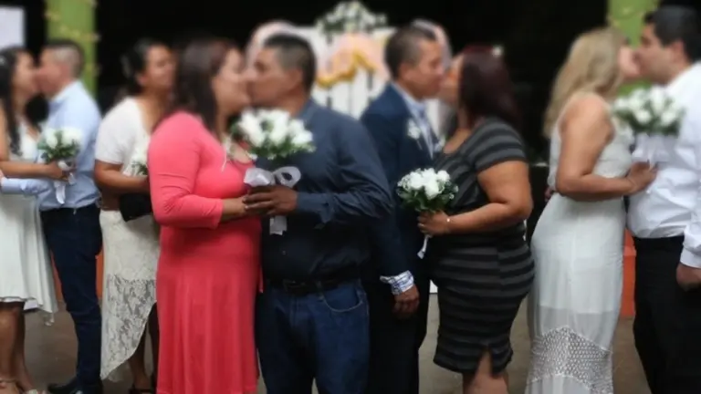 Imagen referencial de un matrimonio colectivo. Foto Diario Co Latino/Cortes&iacute;a