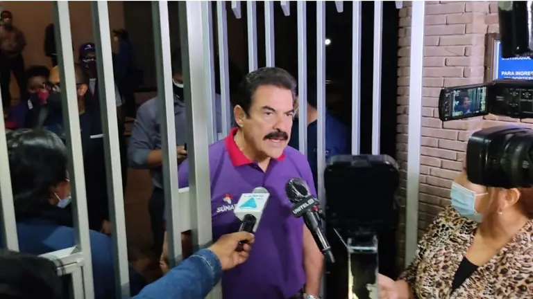 Manfred Reyes Villa, en una rueda de prensa. No&eacute; Portugal