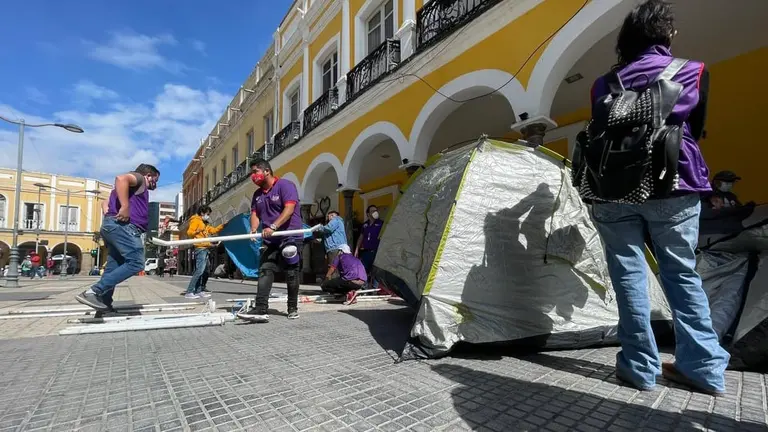 Candidatos de S&uacute;mate alistan las carpas. N&eacute; Portugal