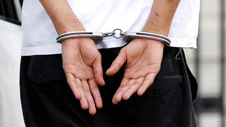 Imagen ilustrativa de una persona detenida. ARCHIVO