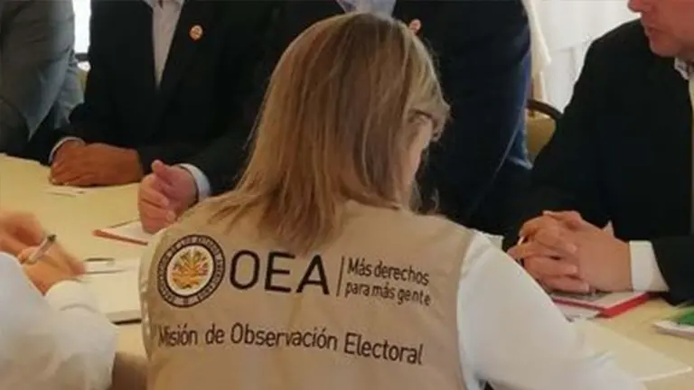 Una funcionaria de la misi&oacute;n de la Organizaci&oacute;n de Estados Americanos. Urgente