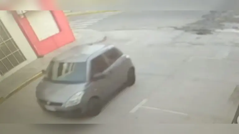 Veh&iacute;culo en el que el autor del hecho de tr&aacute;nsito se dio a la fuga en Sacaba.