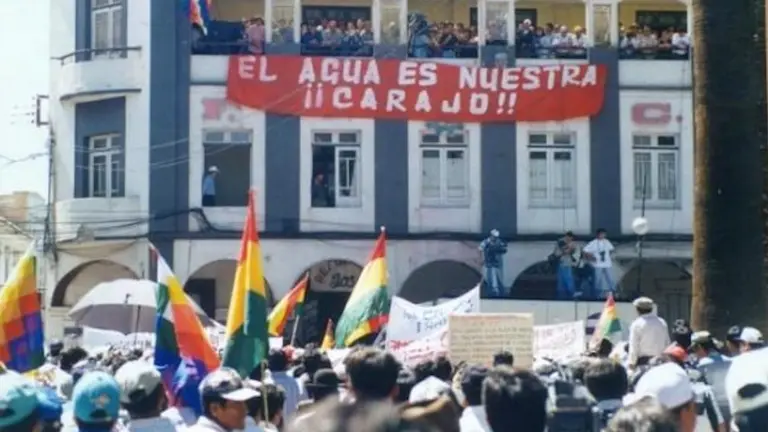 guerra-del-agua-en-cochabamba1-591x420