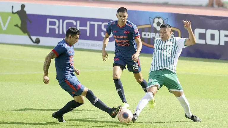 Una acción del encuentro entre Oriente y Wilster, en Santa Cruz. APG