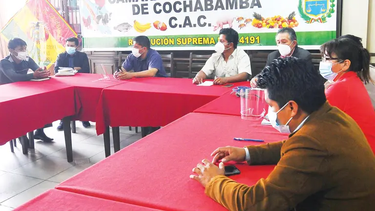 Los representantes agropecuarios reunidos, este lunes.  NOÉ PORTUGAL