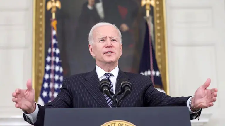 El presidente de Estados Unidos, Joe Biden, fue registrado este martes al dirigirse a la prensa, durante un acto en la Casa Blanca, en Washington DC (EEUU). EFE