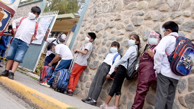 Escolares en uno de los colegios de la ciudad de Cochabamba. DICO SOLÍS
