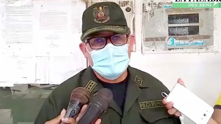 El comandante departamental de la Policía de Beni, Marcelo Vaca, durante la entrevista. La Palabra del Beni