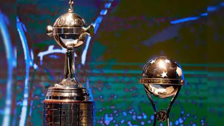 Los trofeos de las Copas Libertadores y Sudamericana. Captura