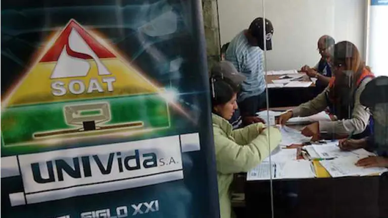 Imagen referencial de la venta del SOAT. OPINI&Oacute;N