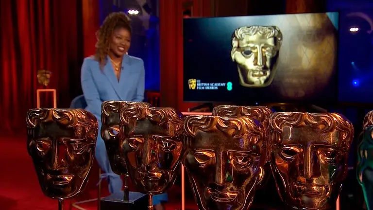 La presentadora Clara Amfo, durante la 74 edición de los premios Bafta. EFE