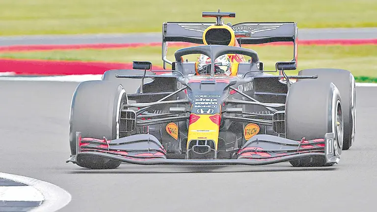 El monoplaza de Max Verstappen en carrera. motorpasion.com