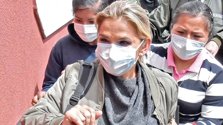 La expresidenta Jeanine Áñez es trasladada al penal de Miraflores. ARCHIVO
