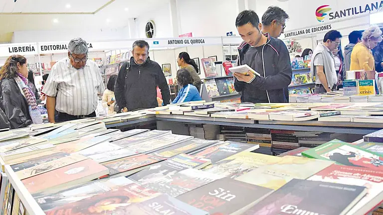 Público de la Feria del Libro de Cochabamba de 2019.  ARCHIVO-OPINIÓN