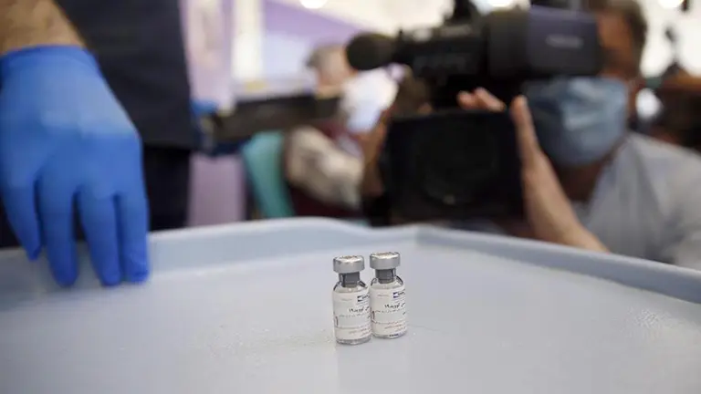 Muestras de vacunas contra el coronavirus que están en fase de prueba, en Irán. EFE