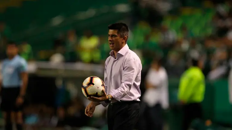 El entrenador paraguayo Gustavo Florentín. EFE