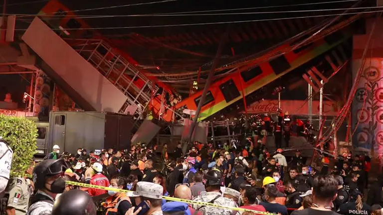 Una imagen de la ca&iacute;da de El Metro. EFE