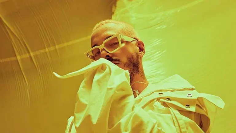 J Balvin pide parar la "guerra civil" que se vive en Colombia. EFE