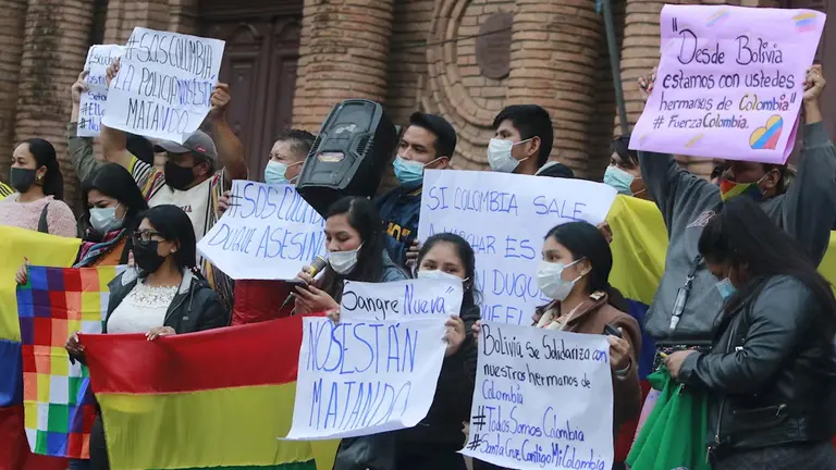 Los activistas piden el respeto a los derechos de los colombianos. EFE