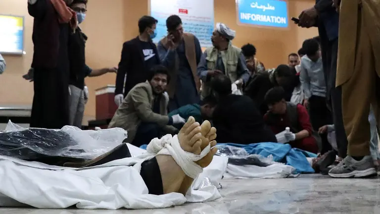 30 Muertos en un atentado contra una escuela femenina de una minor&iacute;a en Kabul. EFE