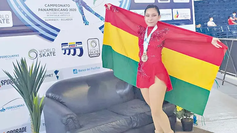 Anahí Saavedra, con la Tricolor tras la clasificación. OPINIÓN