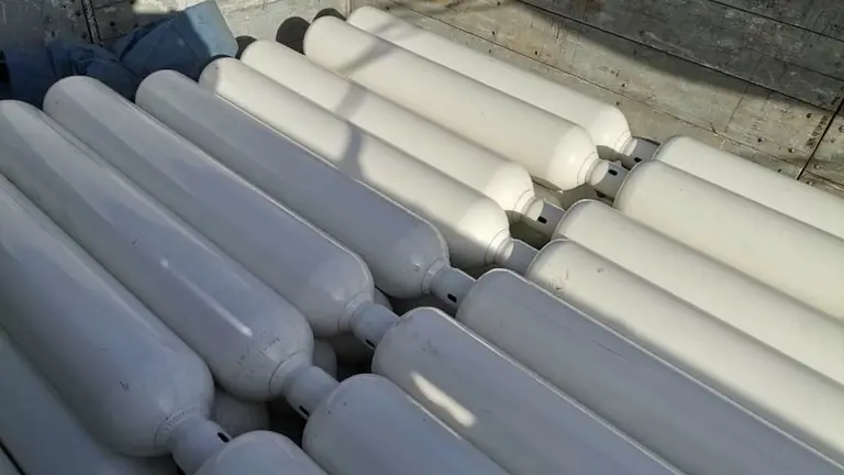 Una imagen de los tubos de oxígeno que llegaron para el Hospital del Norte. Radio Pío XII