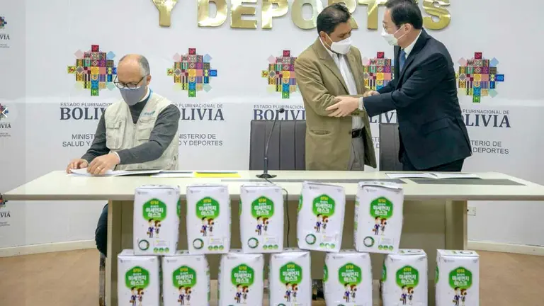 Corea y Unicef  donan 100.000  barbijos KF-94  a Bolivia. MINISTERIO DE SALUD Y DEPORTES BOLIVIA