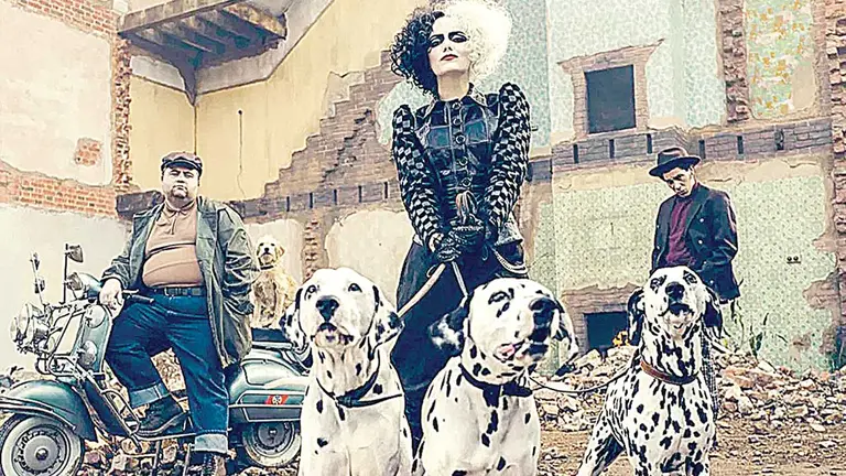 Emma Stone interpreta a Cruella De Vil en esta nueva precuela sobre el famoso personaje. DISNEY