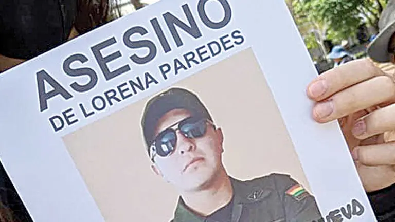 Exhiben la imagen de un expolicía implicado en un hecho delictivo. Articulación Feminista Wañuchun Machocracia