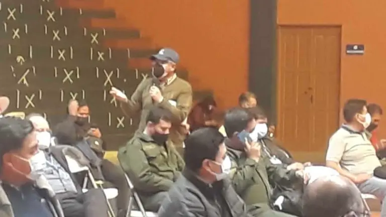 El representante del transporte federado, Jos&eacute; Orellana, cuando dio una intervenci&oacute;n en el COED. Andr&eacute;s Pacheco
