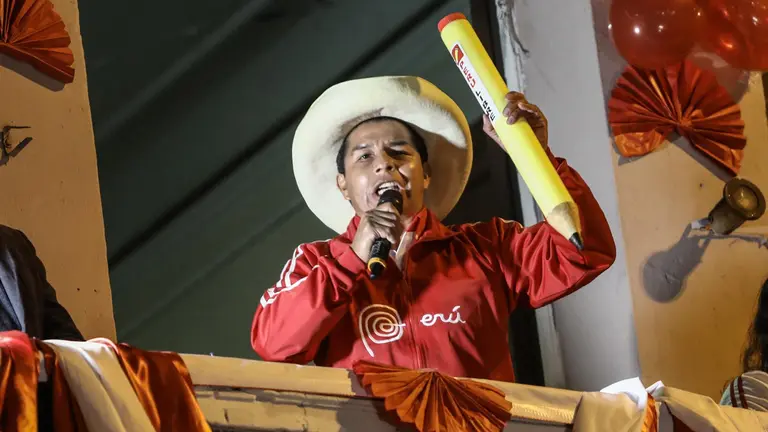 Castillo lidera el conteo r&aacute;pido en Per&uacute; pero dentro del empate t&eacute;cnico