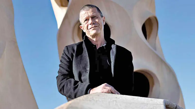 El escritor y periodista franc&eacute;s Emmanuel Carr&egrave;re durante la presentaci&oacute;n de su libro "Conviene tener un sitio adonde ir". ARCHIVO-EFE