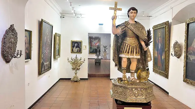 Vista de la exposición de arte sacro en la pinacoteca de la Casona Santiváñez. OPINIÓN