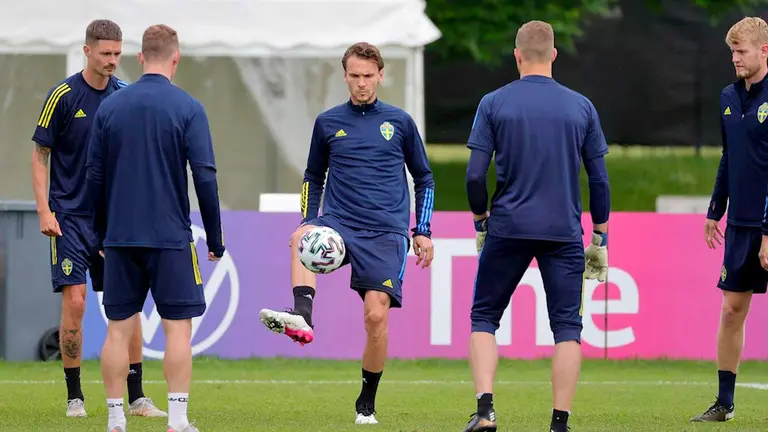 Jugadores de la selección sueca durante una sesión de entrenamiento en Gotemburgo, Suecia. EFE