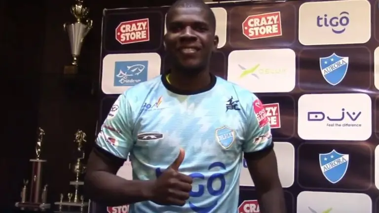 Anderson Rey Salinas, ya con la casaca celeste, en conferencia. Captura