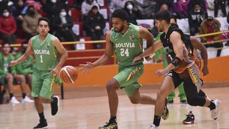 Josh Reaves, con la Selecci&oacute;n Nacional de baloncesto. APG