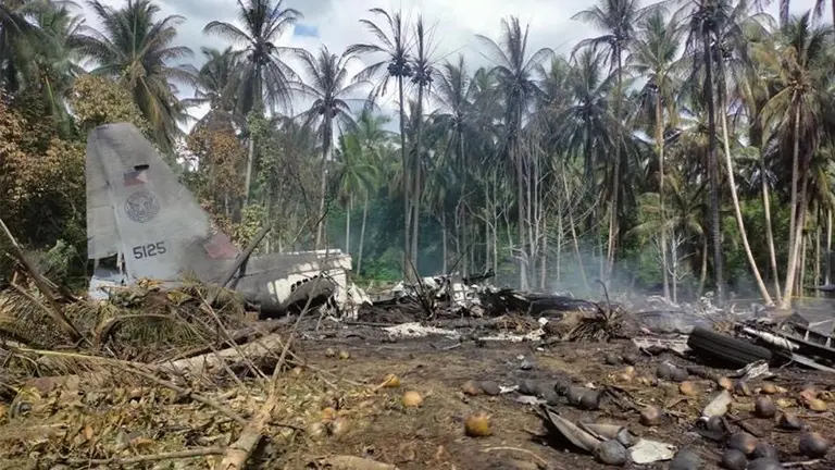 45 muertos, 53 heridos y 5 desaparecidos tras accidente de avi&oacute;n filipino. EFE